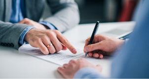 Как подать жалобу на коллекторов через госуслуги и списать долги в соответствии с законом